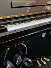 Load image into Gallery viewer, Yamaha U1JPE Piano