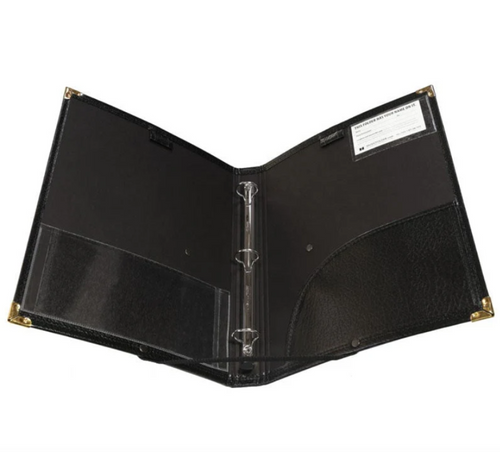 Opened black binder with 3 Ringbinder rings inside, a clear pocket on the left and a curved pocket on the right